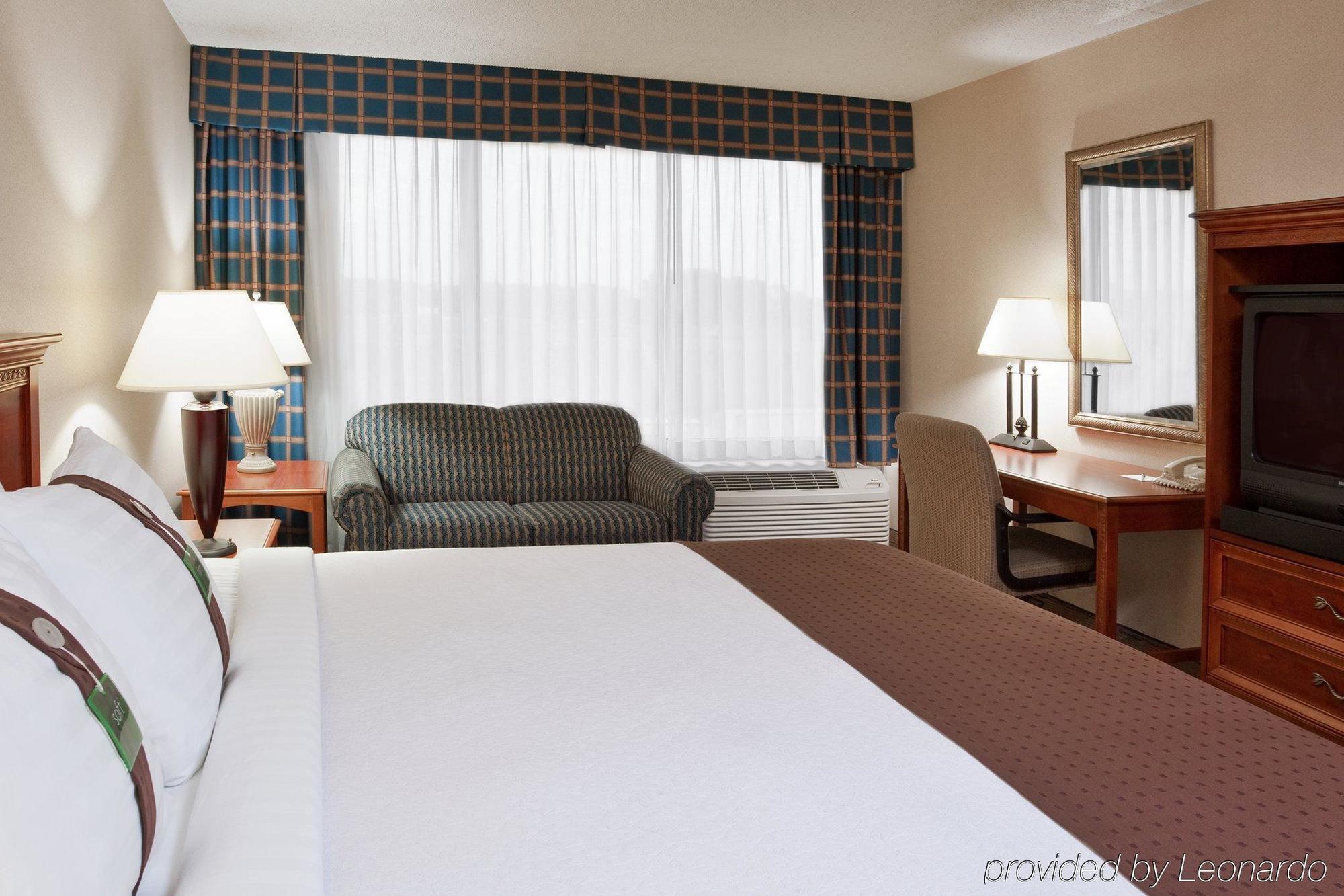 Four Points By Sheraton Cleveland Airport Buitenkant foto