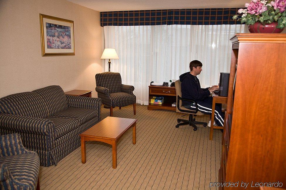 Four Points By Sheraton Cleveland Airport Buitenkant foto