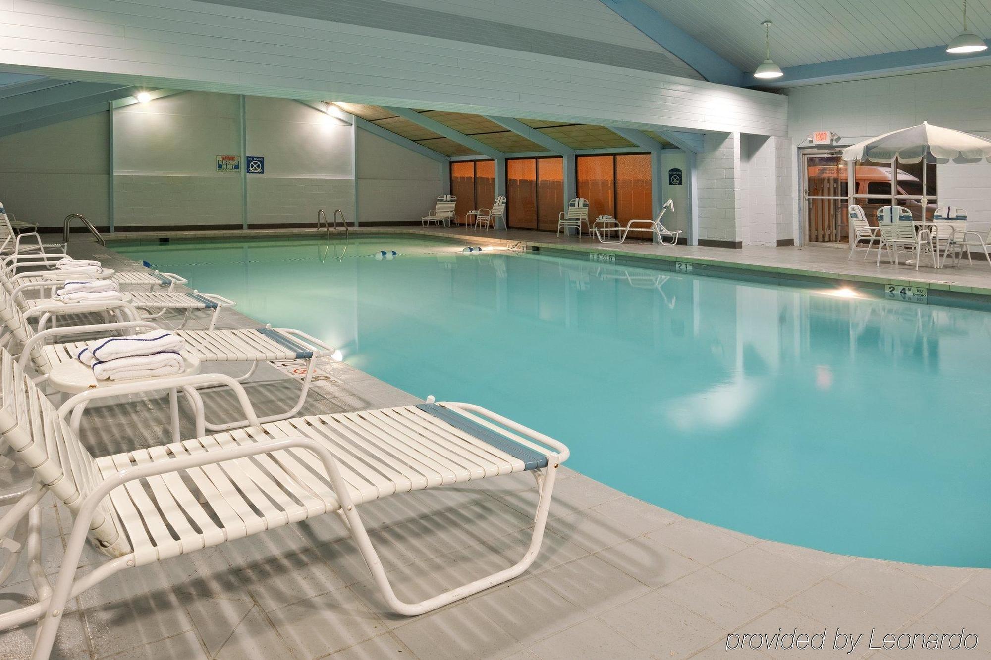 Four Points By Sheraton Cleveland Airport Buitenkant foto