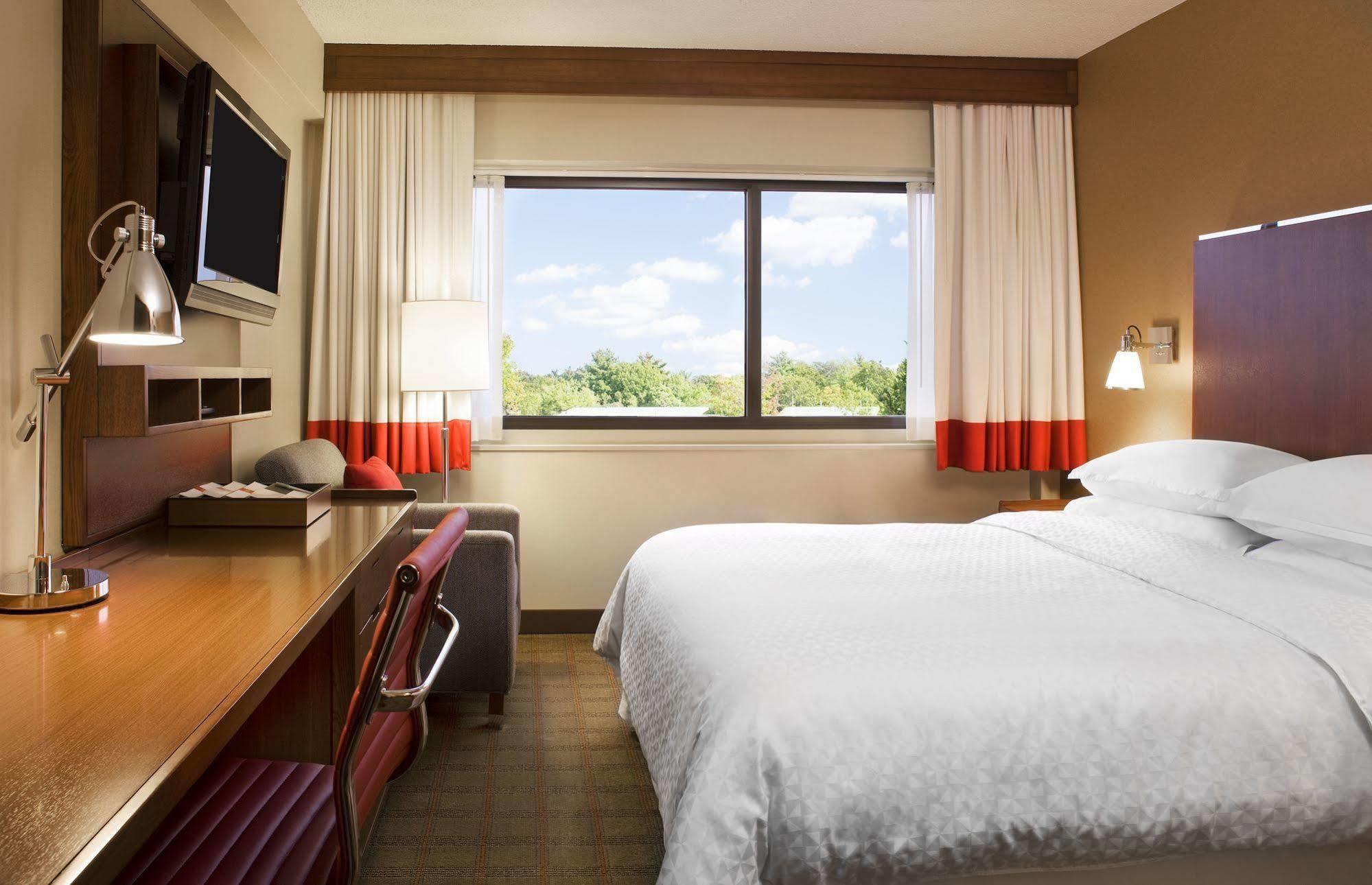 Four Points By Sheraton Cleveland Airport Buitenkant foto